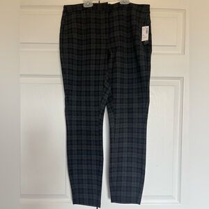 BNWT Classic Women’s Plaid Pants for Work or Leisure